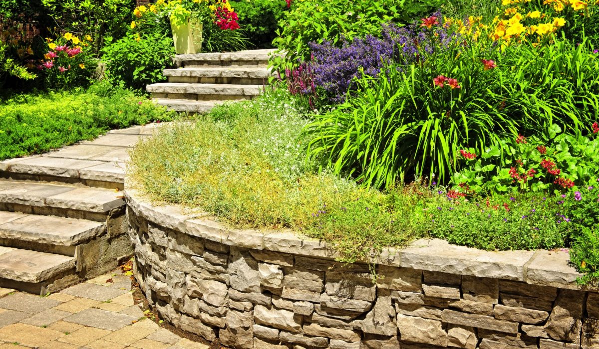 4 Big Benefits of Hiring a Landscaping Design Company