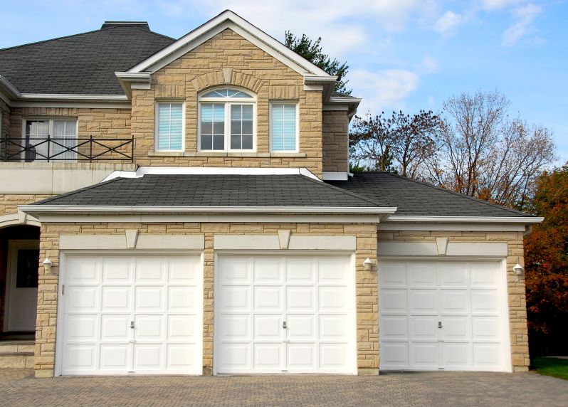 How to Choose the Right Garage Door for Your Home