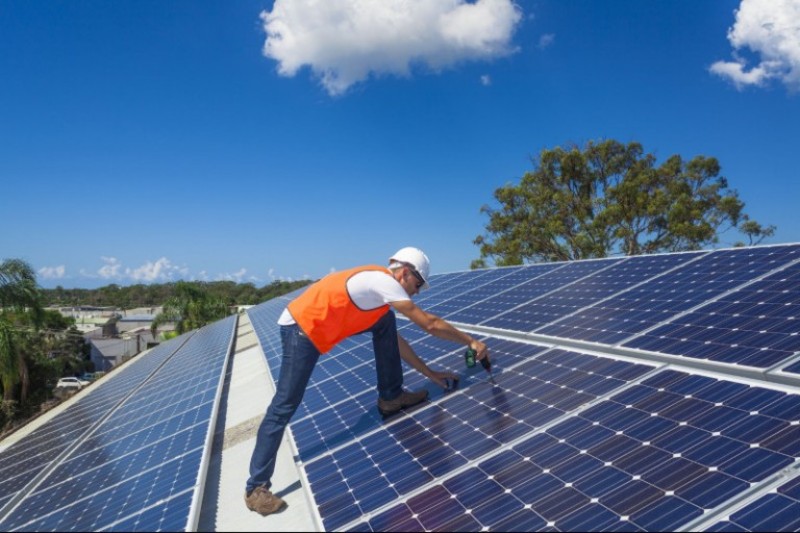 Going Green: The Importance of Hiring a Reliable Solar Panel Contractor St. Johns County, FL