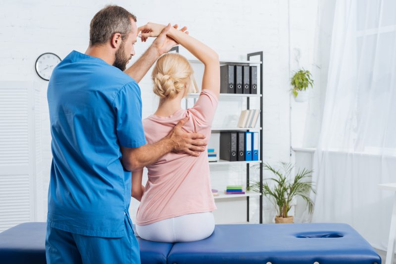 How to Consider the Risk of Shoulder Pain Treatments in Atlanta, GA